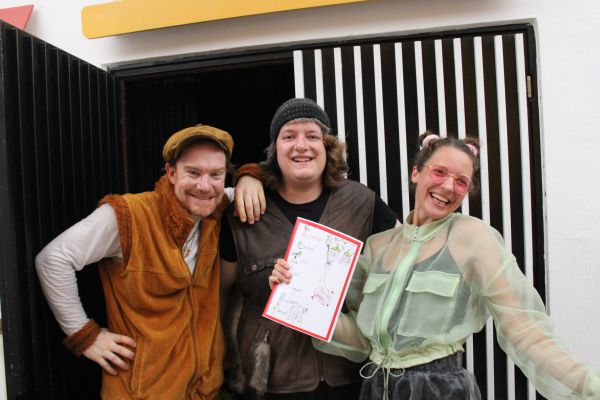 benni-valentin-laura-chapeau-claque49C4EFA4-1987-3866-4399-EBAA90314CD8.jpg