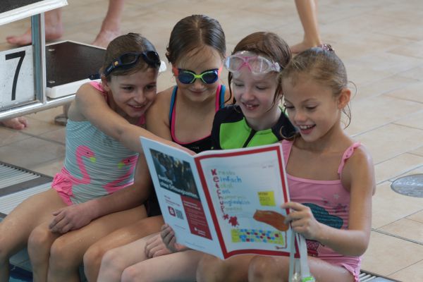 schwimmkinder630BD849-9173-278B-3516-FAAD42317531.jpg